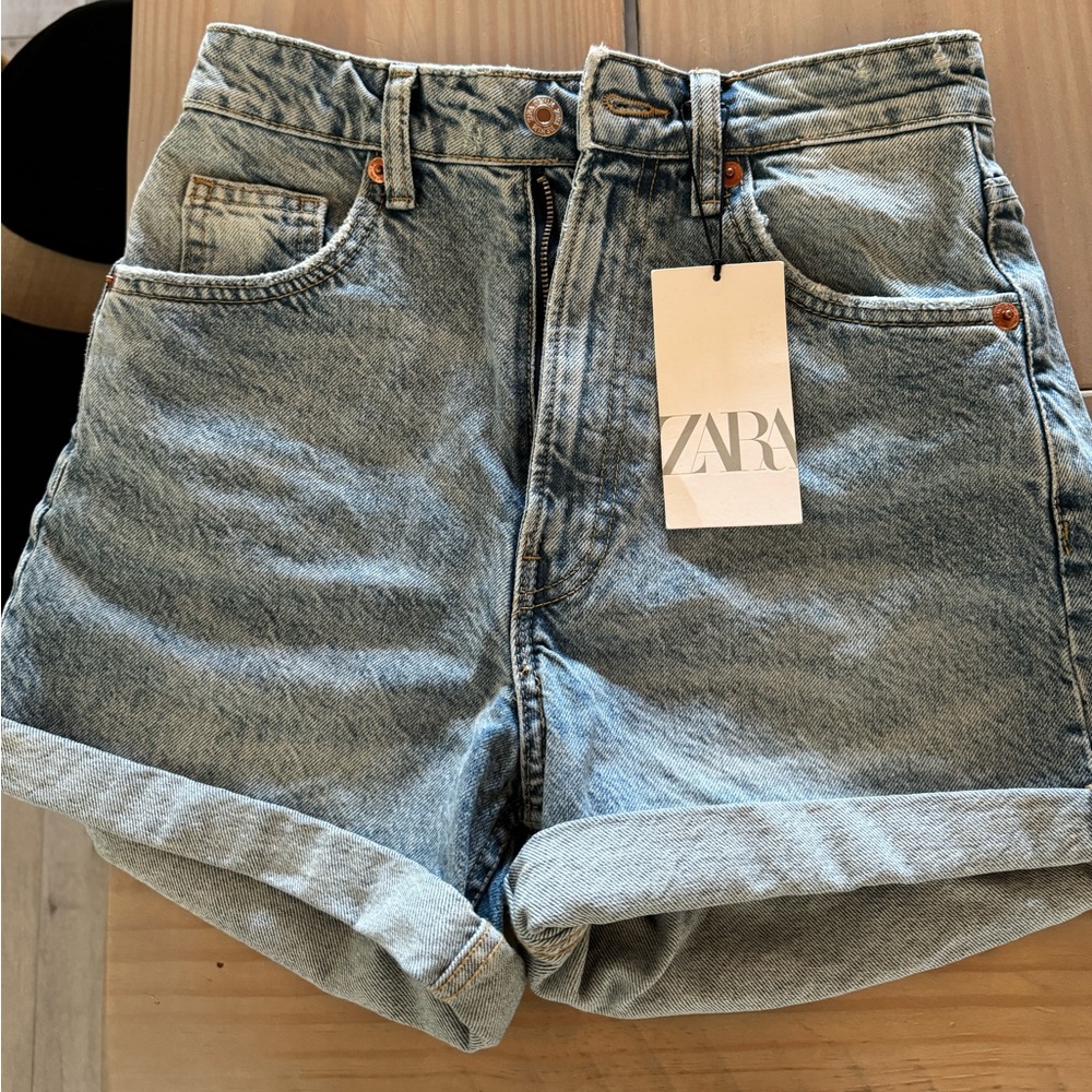 NWT Zara TRF High Waisted Mom Fit Denim Shorts - size 2